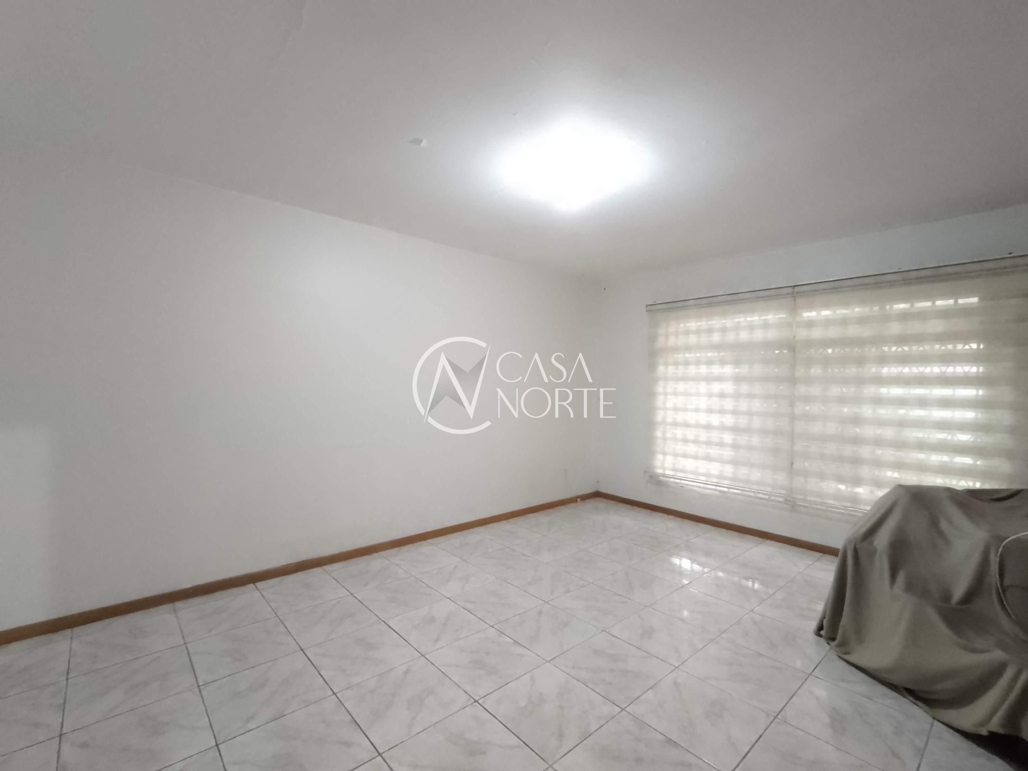 Casa à venda com 3 quartos, 188m², 1 suíte, 3 vagas, Rua Professor Emílio Kemp no bairro Jardim Itu em Porto Alegre