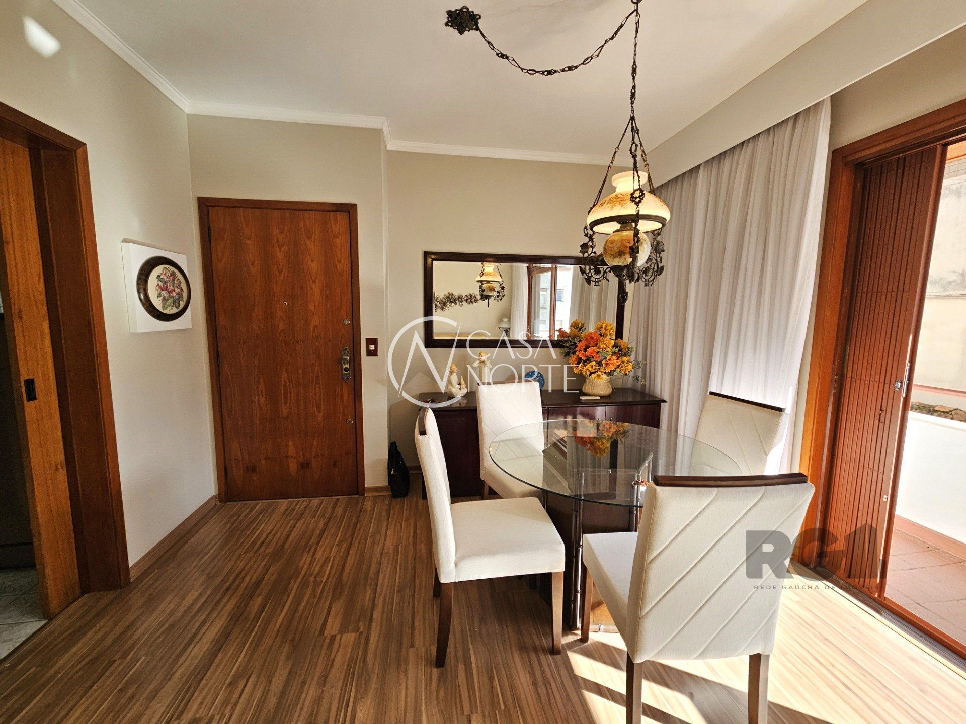 Apartamento à venda com 2 quartos, 76m², 1 suíte, 1 vaga, Rua Santo Antônio no bairro Bom Fim em Porto Alegre