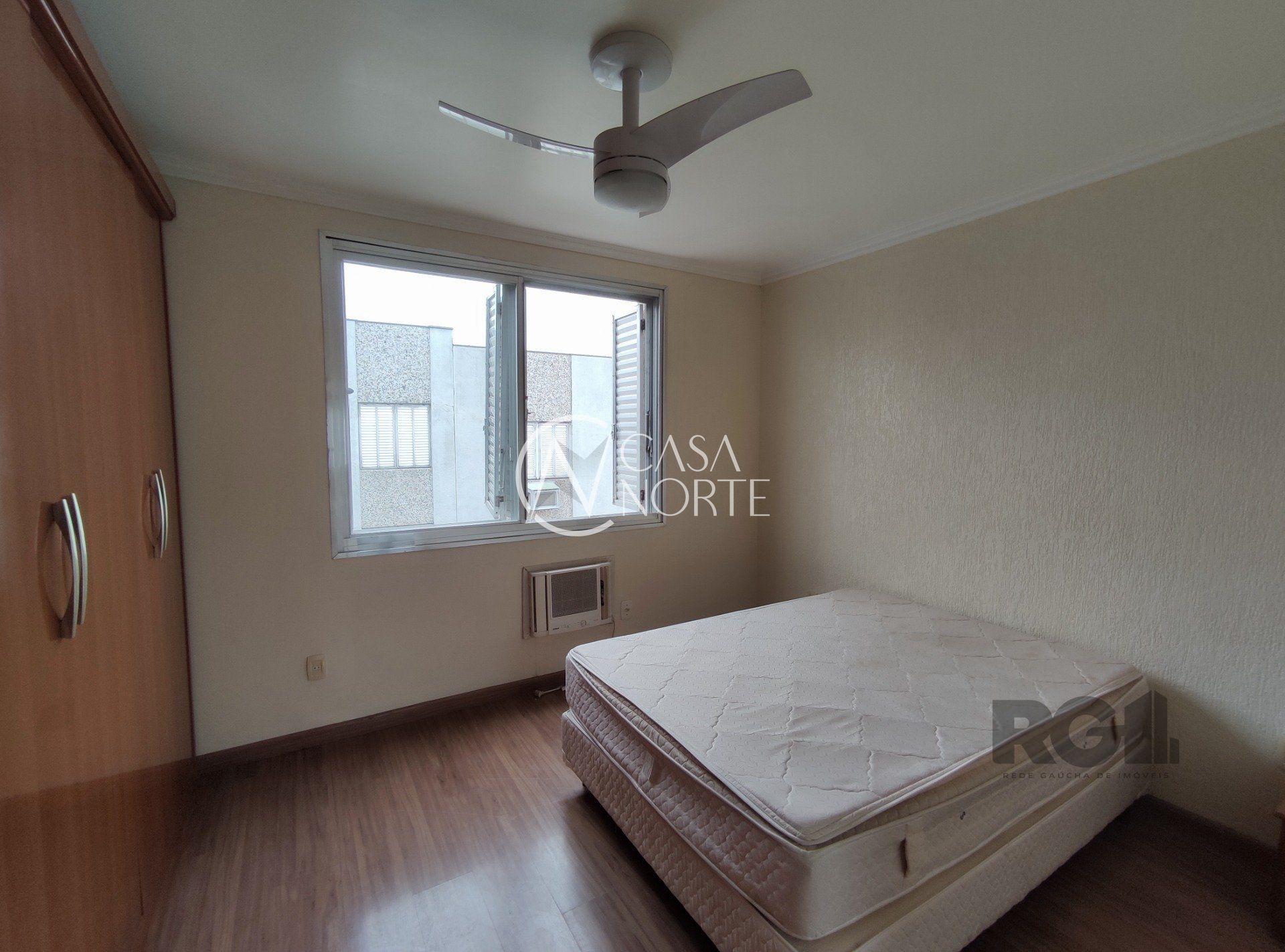 Apartamento à venda com 2 quartos, 53m², Rua Eurico Lara no bairro Medianeira em Porto Alegre