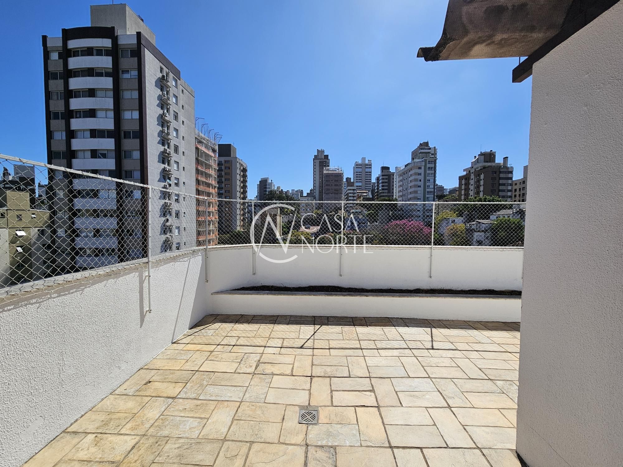 Cobertura à venda com 3 quartos, 161m², 1 vaga, Avenida Taquara no bairro Petrópolis em Porto Alegre