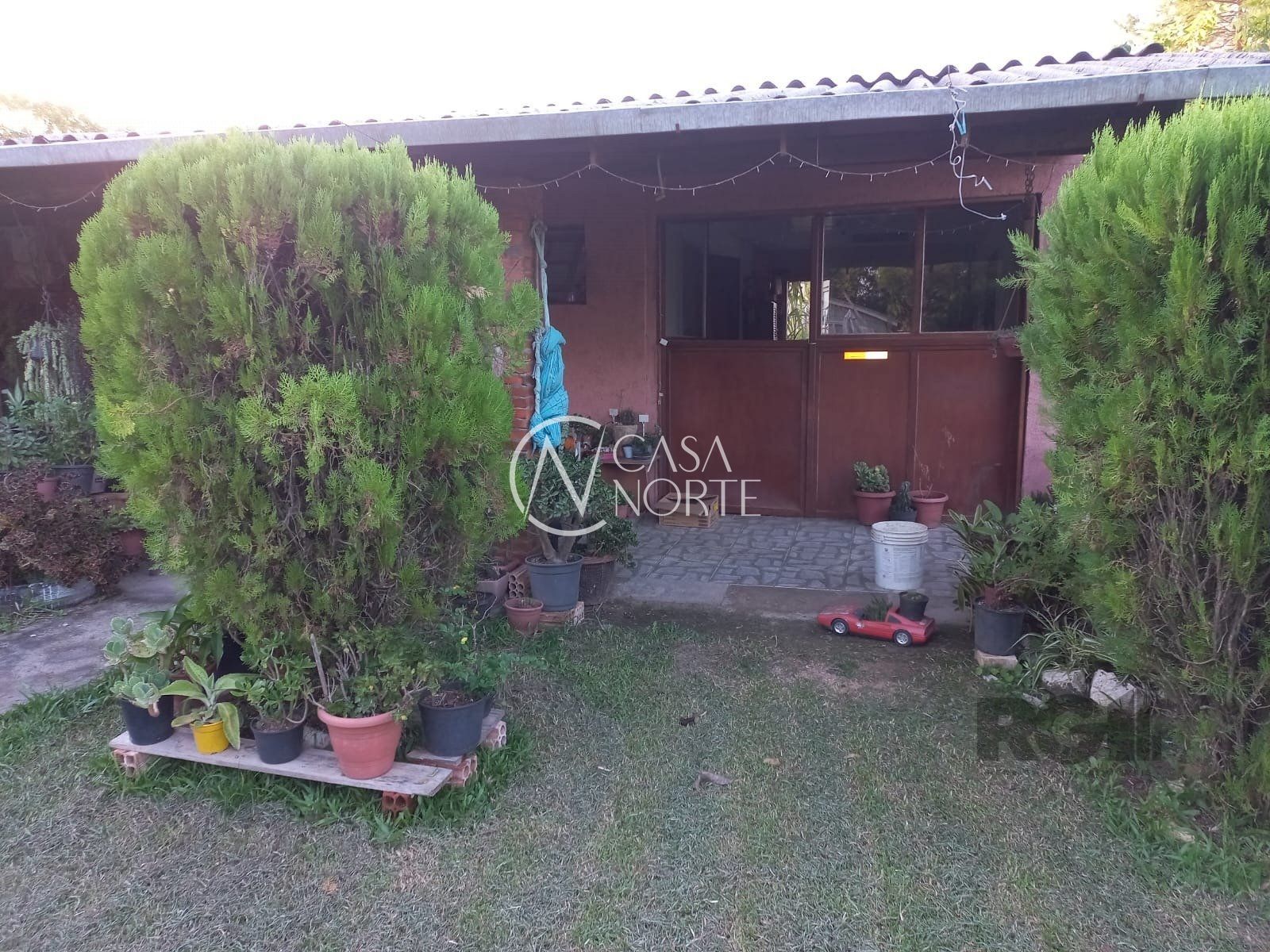 Sítio à venda com 2 quartos, 186m², 1 vaga, Estrada Francisca de Oliveira Vieira no bairro Belém Novo em Porto Alegre