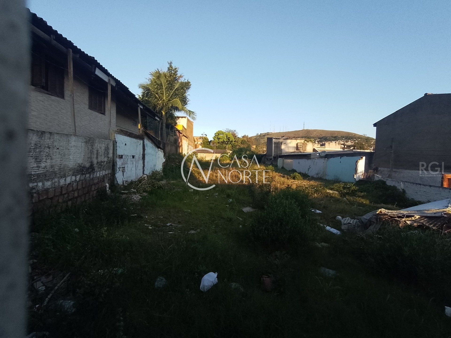 Terreno à venda  com 682m², Rua Barao do Amazonas no bairro Partenon em Porto Alegre