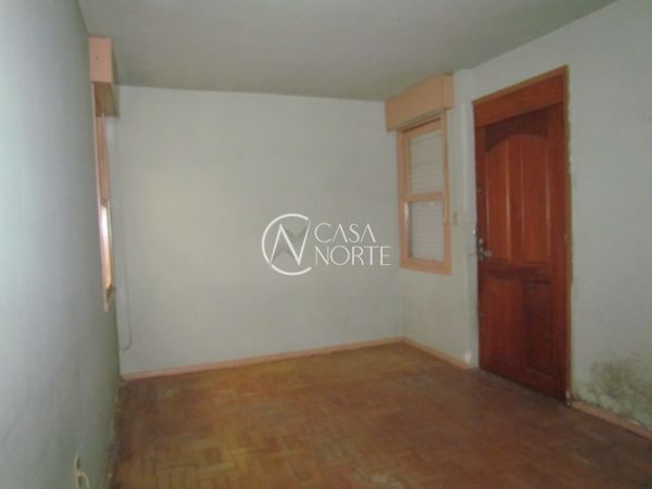 Casa à venda com 3 quartos, 74m², 4 vagas, Rua Professor Abilio Azambuja no bairro Jardim do Salso em Porto Alegre