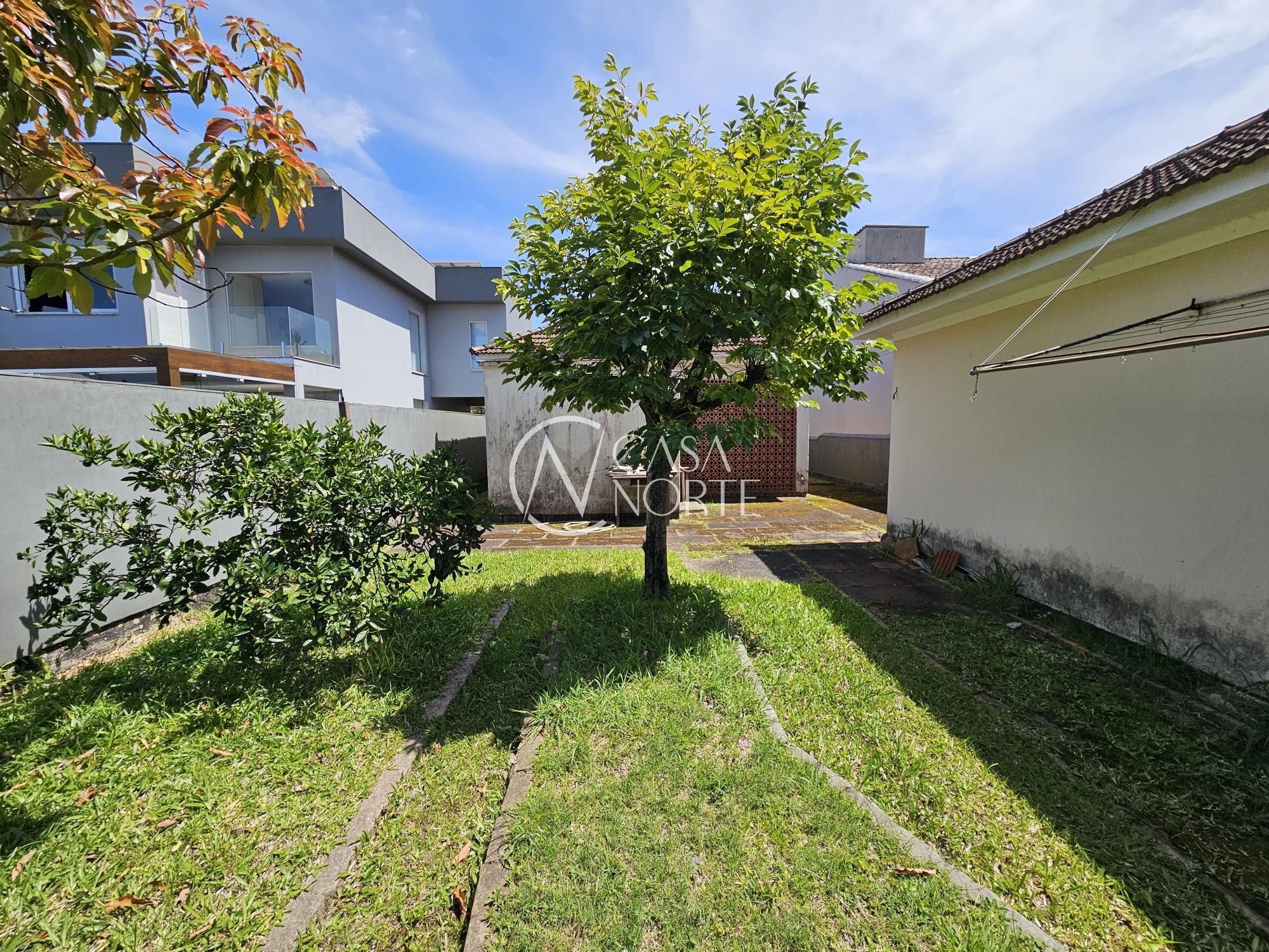 Casa à venda com 2 quartos, 110m², 2 vagas, Rua General Rondon no bairro Tristeza em Porto Alegre