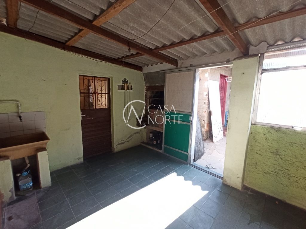 Casa à venda com 3 quartos, 150m², 1 vaga, Rua Santa Maria no bairro Vila São José em Porto Alegre