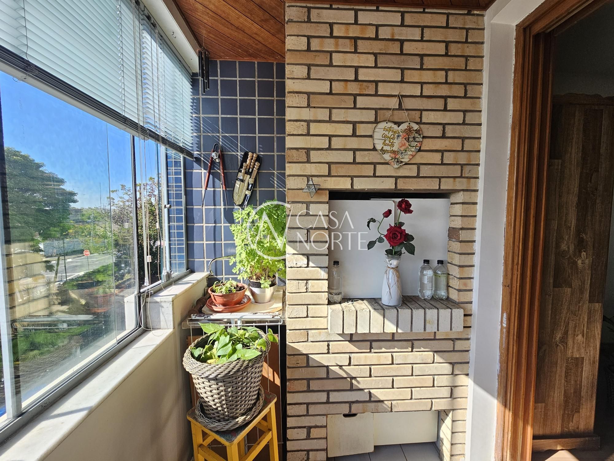 Apartamento à venda com 2 quartos, 77m², 1 vaga, Rua Doutor Murtinho no bairro Bom Jesus em Porto Alegre