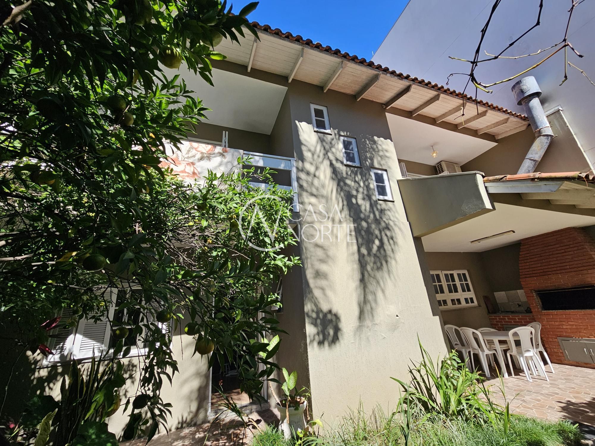 Casa à venda com 3 quartos, 172m², 1 suíte, 2 vagas, Rua Eudoro Berlink no bairro Mont Serrat em Porto Alegre