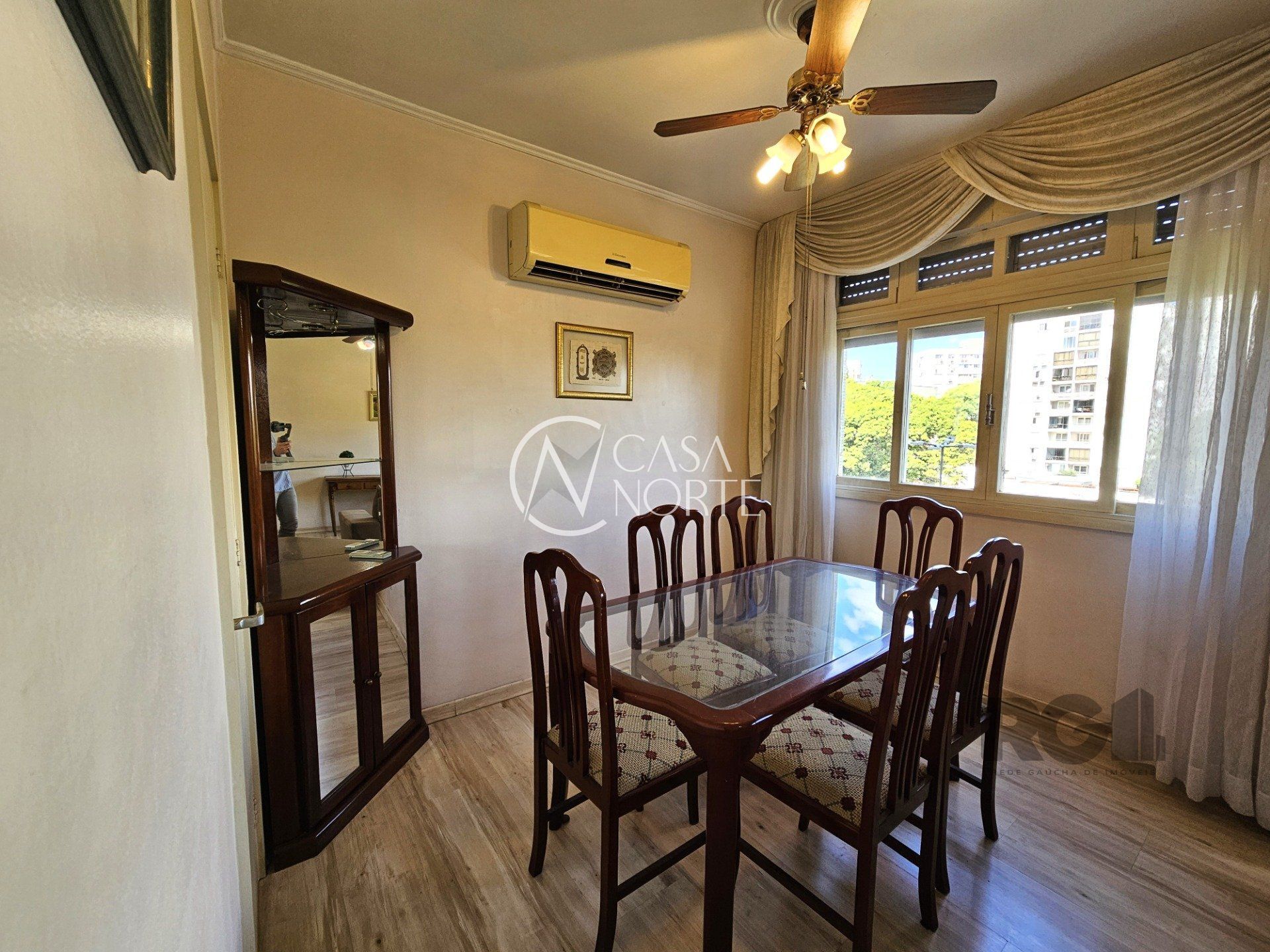 Apartamento à venda com 3 quartos, 86m², 1 vaga, Rua Sarmento Leite no bairro Centro Histórico em Porto Alegre