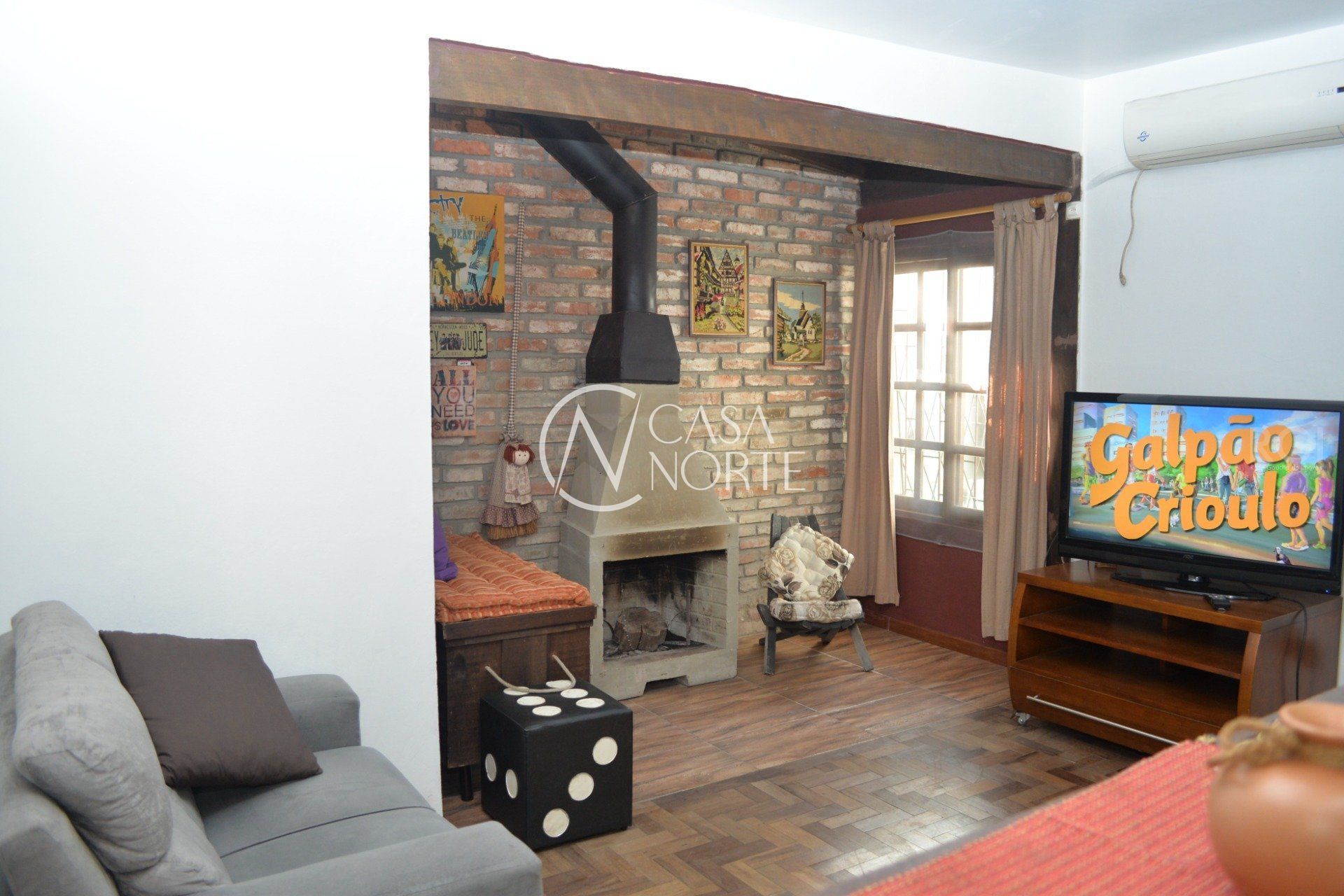 Sobrado à venda com 4 quartos, 168m², 6 vagas, Rua Guadalajara no bairro Jardim Sabará em Porto Alegre