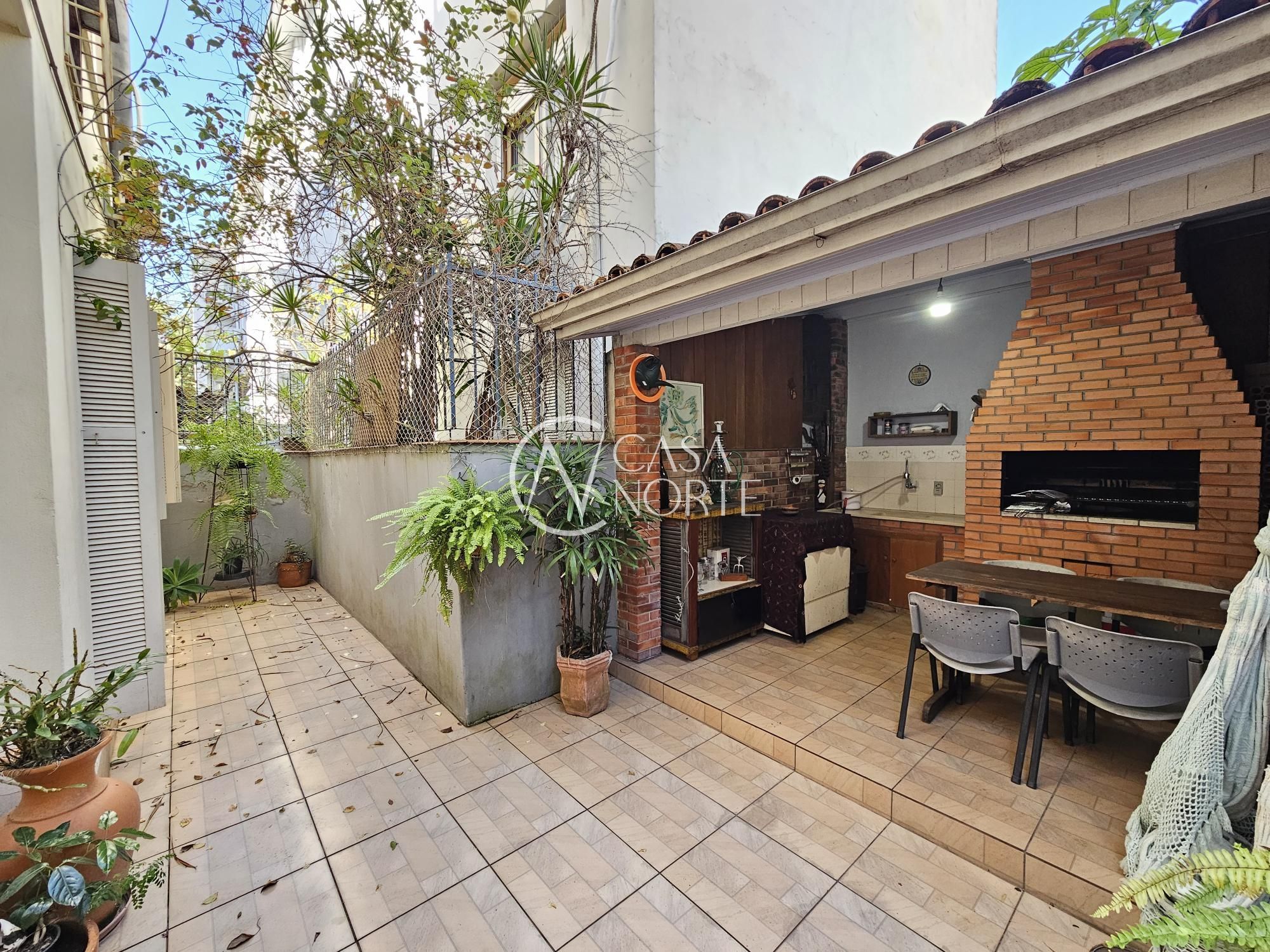 Apartamento à venda com 3 quartos, 101m², 1 suíte, Rua Cabral no bairro Rio Branco em Porto Alegre