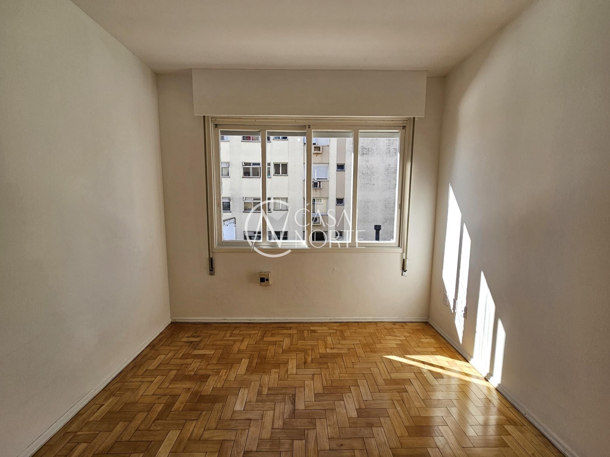 Apartamento à venda com 2 quartos, 80m², Avenida Cristóvão Colombo no bairro Floresta em Porto Alegre