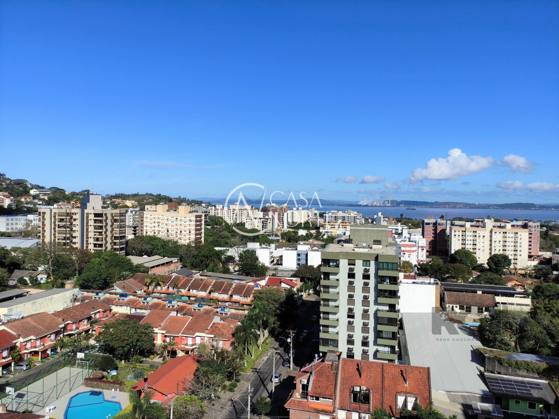 Cobertura à venda com 3 quartos, 187m², 1 suíte, 2 vagas, Rua Doutor Armando Barbedo no bairro Tristeza em Porto Alegre