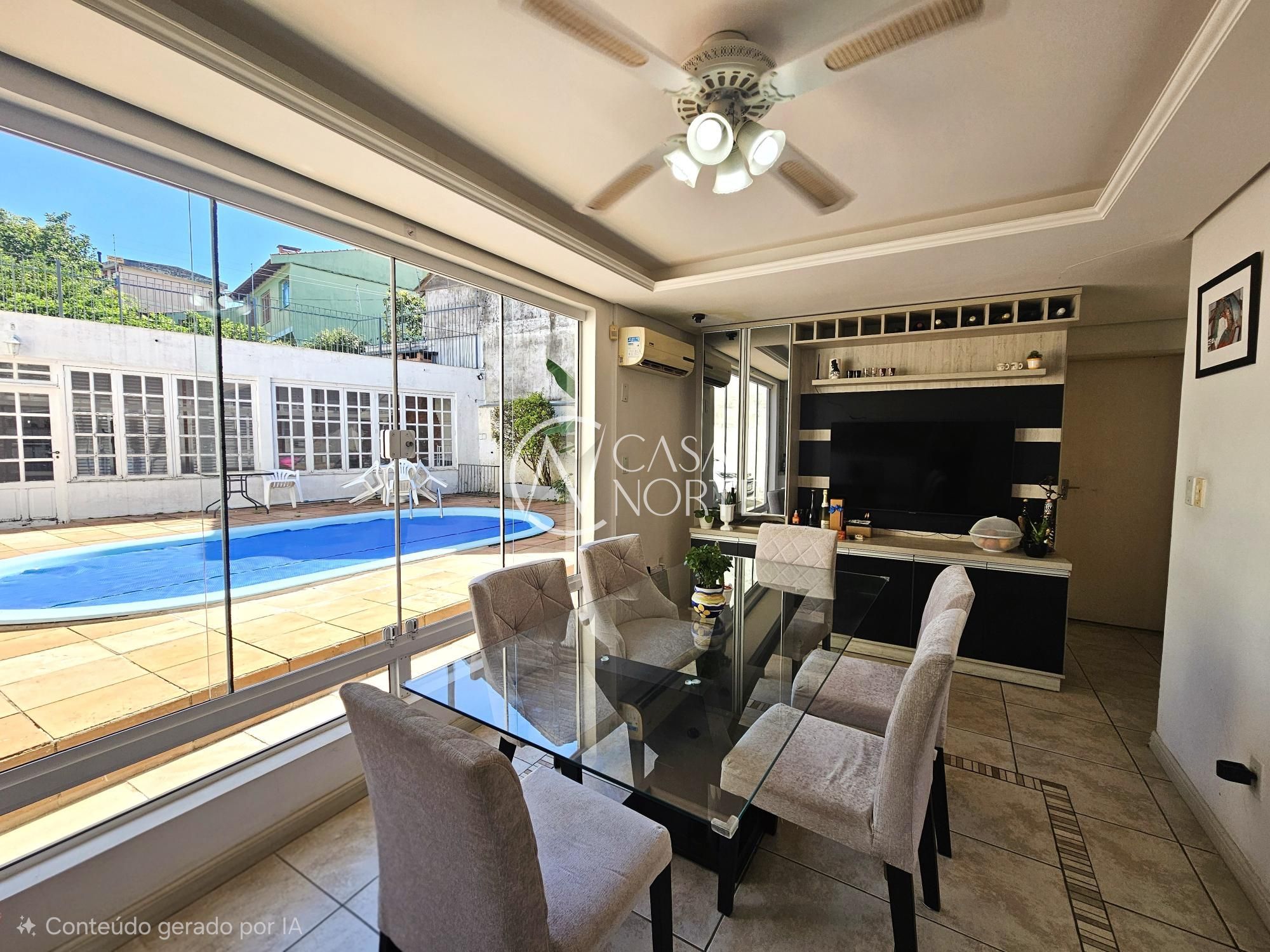 Sobrado à venda com 4 quartos, 280m², 3 suítes, 3 vagas, Rua Israel no bairro Vila Jardim em Porto Alegre