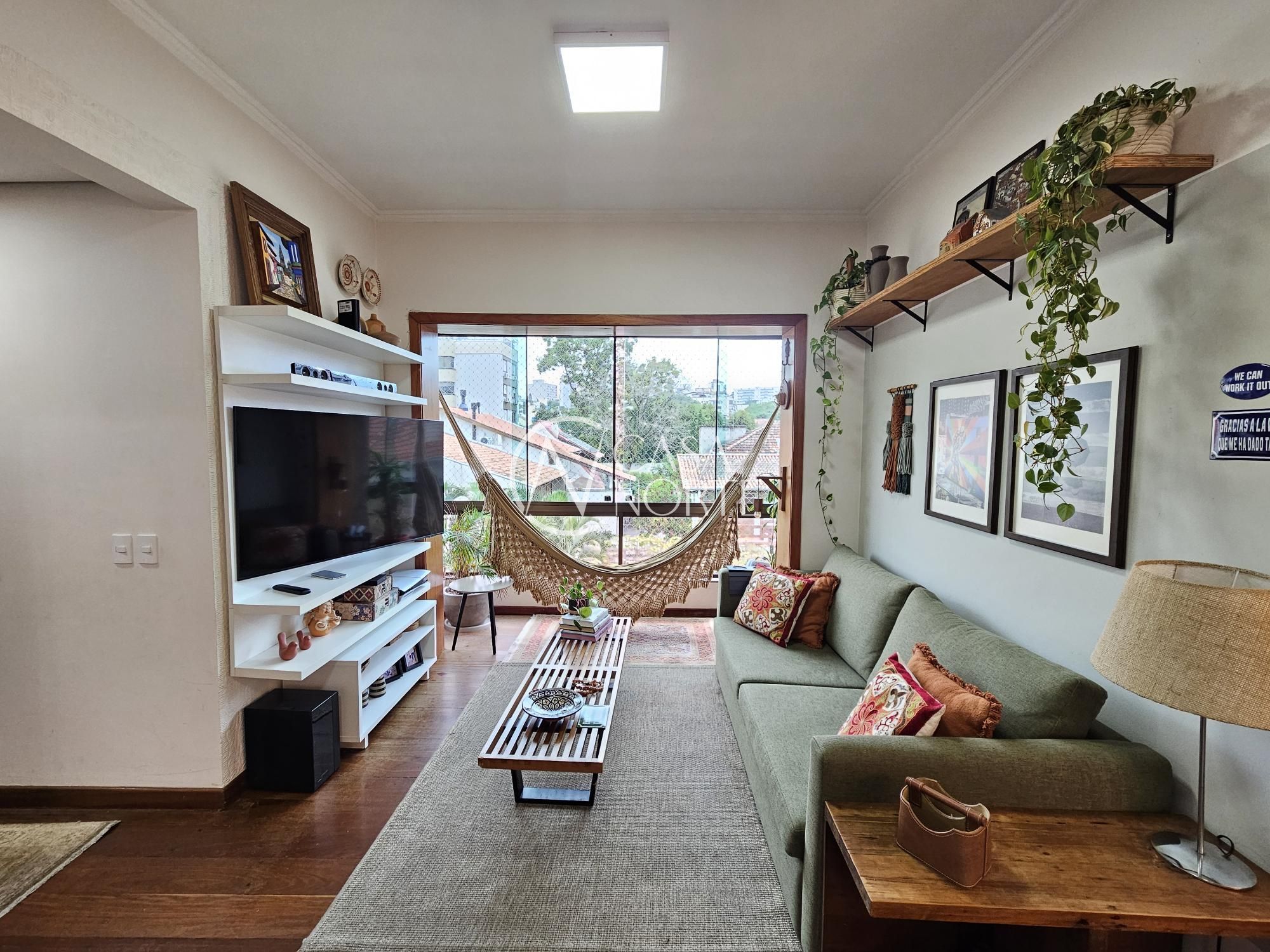Apartamento à venda com 2 quartos, 112m², 1 suíte, 1 vaga, Rua Zamenhoff no bairro São João em Porto Alegre