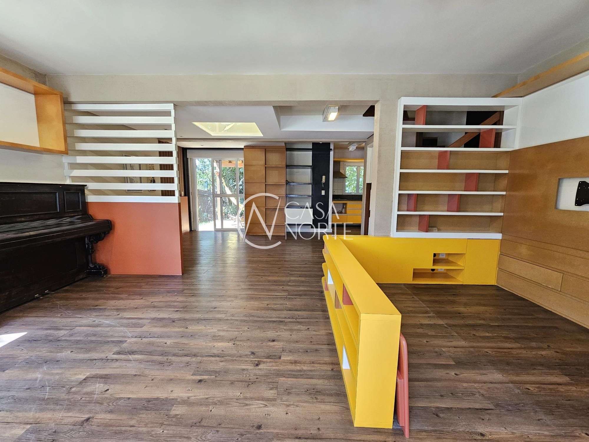 Casa de Condomínio à venda com 3 quartos, 403m², 1 suíte, 2 vagas, Rua Adão Gregory no bairro Protásio Alves em Porto Alegre