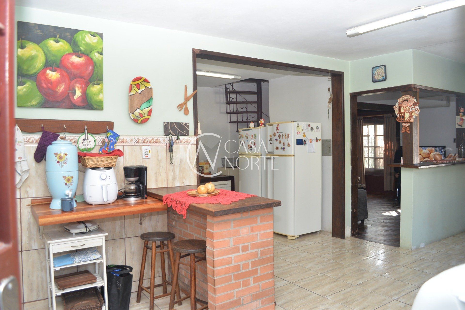 Sobrado à venda com 4 quartos, 168m², 6 vagas, Rua Guadalajara no bairro Jardim Sabará em Porto Alegre