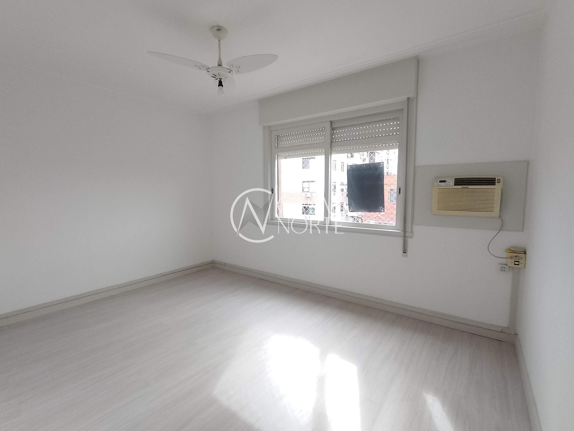 Apartamento à venda com 2 quartos, 70m², 1 vaga, Rua Domingos Crescêncio no bairro Santana em Porto Alegre