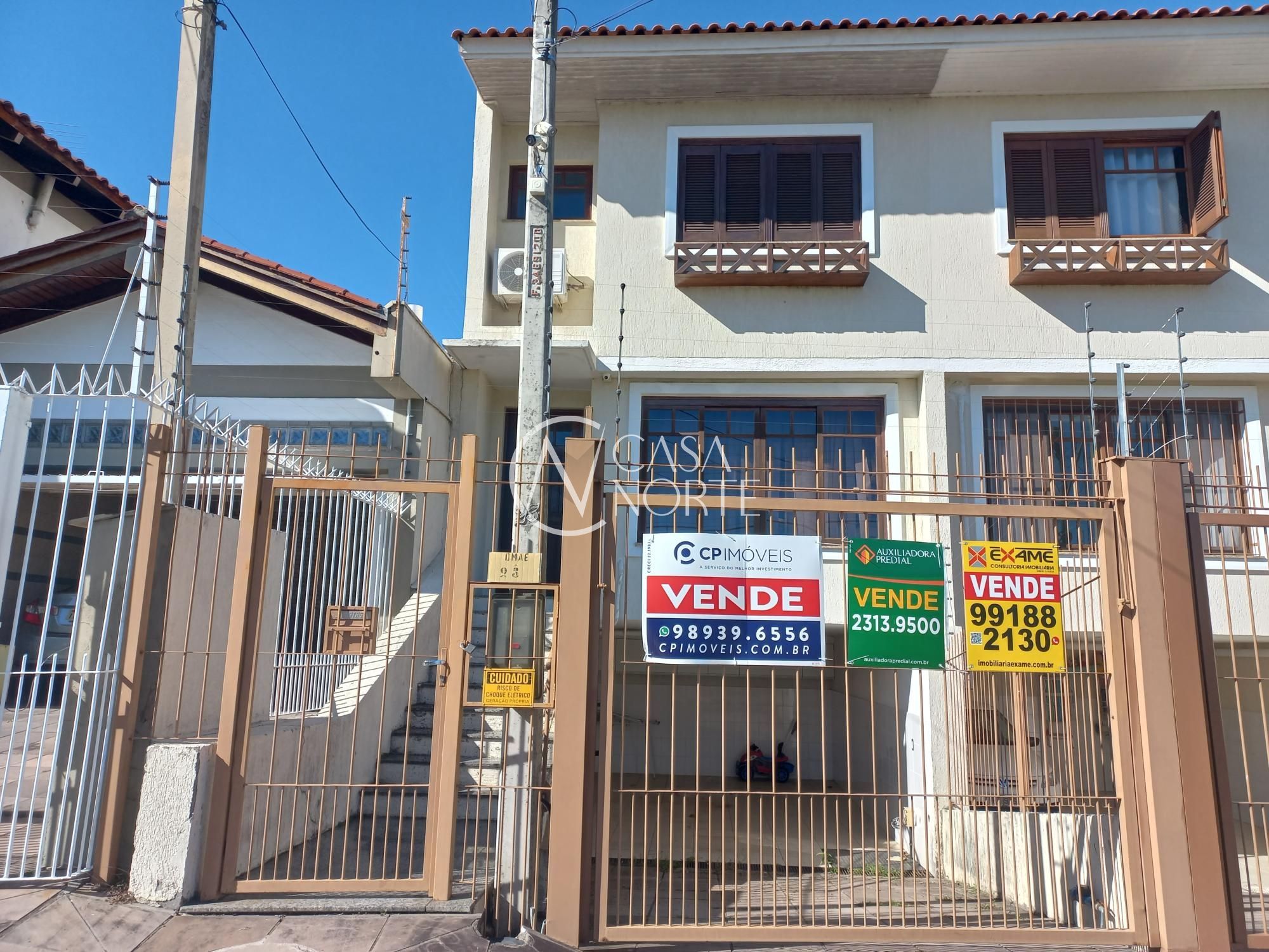 Sobrado à venda com 3 quartos, 133m², 1 suíte, 3 vagas, Avenida Senador Daniel Krieger no bairro Jardim Itu em Porto Alegre