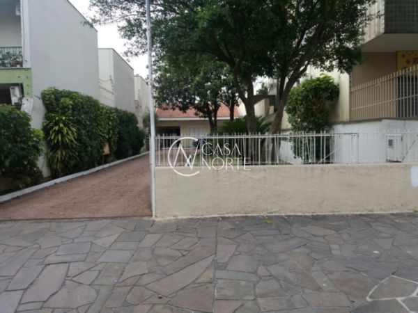 Casa à venda com 2 quartos, 435m², 3 vagas, Travessa Americo Silveira no bairro Cristo Redentor em Porto Alegre