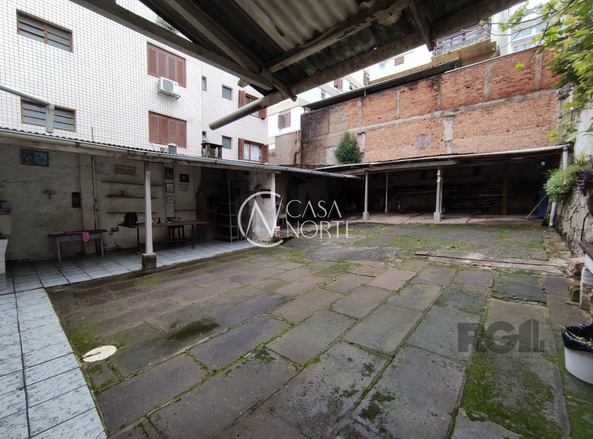 Casa à venda com 3 quartos, 200m², 4 vagas, Travessa Jundiai no bairro Higienópolis em Porto Alegre