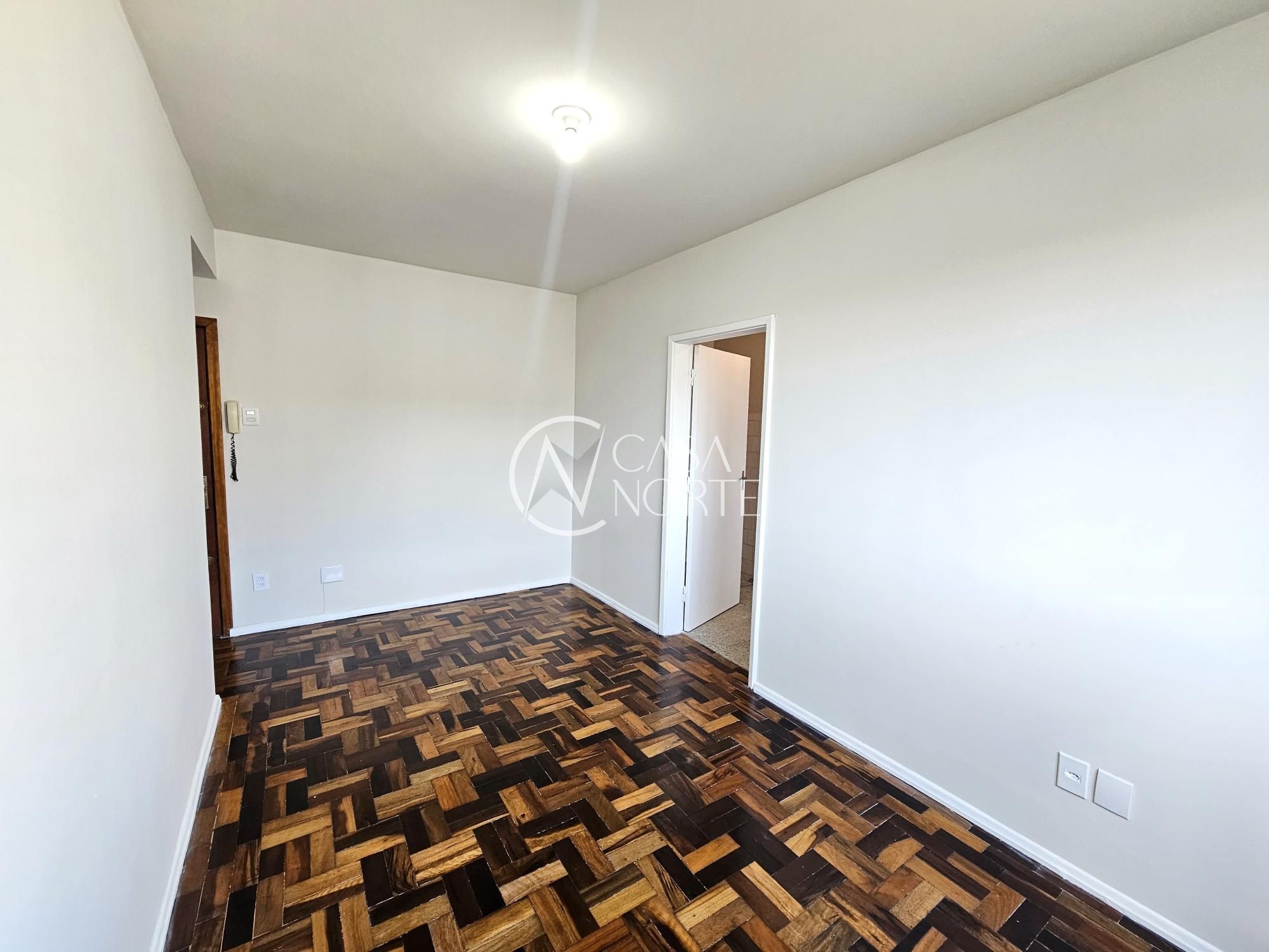 Apartamento à venda com 2 quartos, 56m², 1 vaga, Rua Moyses Antunes da Cunha no bairro Santo Antônio em Porto Alegre