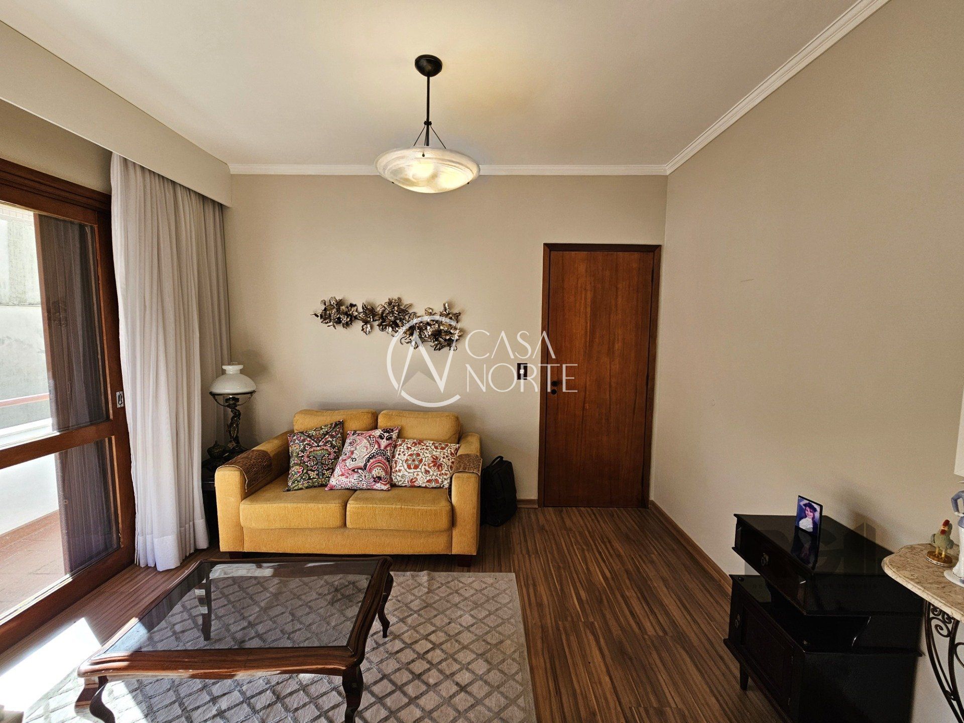 Apartamento à venda com 2 quartos, 76m², 1 suíte, 1 vaga, Rua Santo Antônio no bairro Bom Fim em Porto Alegre