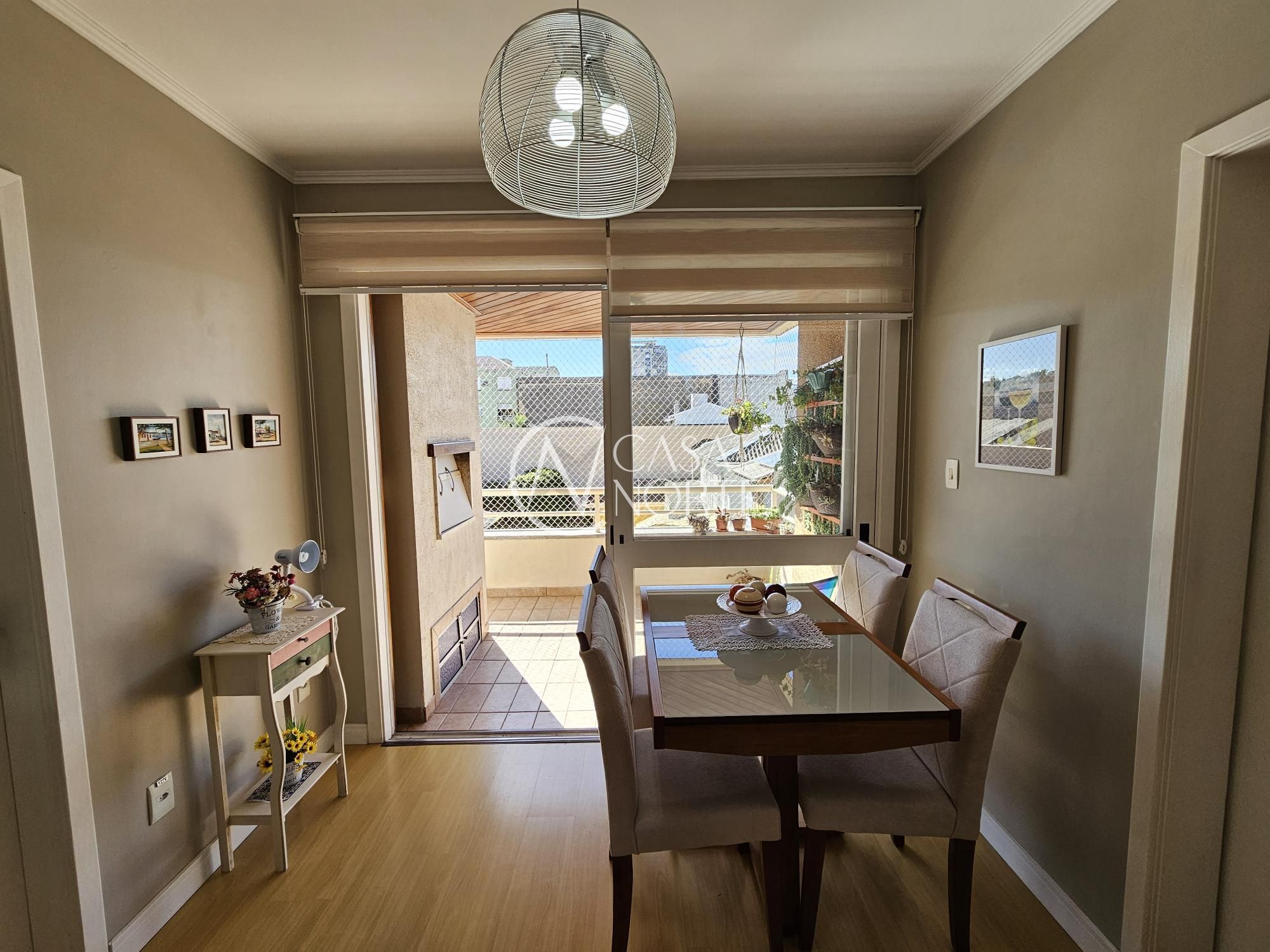 Apartamento à venda com 2 quartos, 69m², 1 vaga, Rua Visconde do Rio Branco no bairro Floresta em Porto Alegre