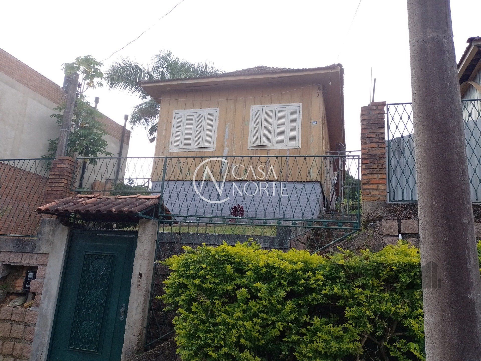 Terreno à venda  com 540m², Rua dos Guananas no bairro Espírito Santo em Porto Alegre