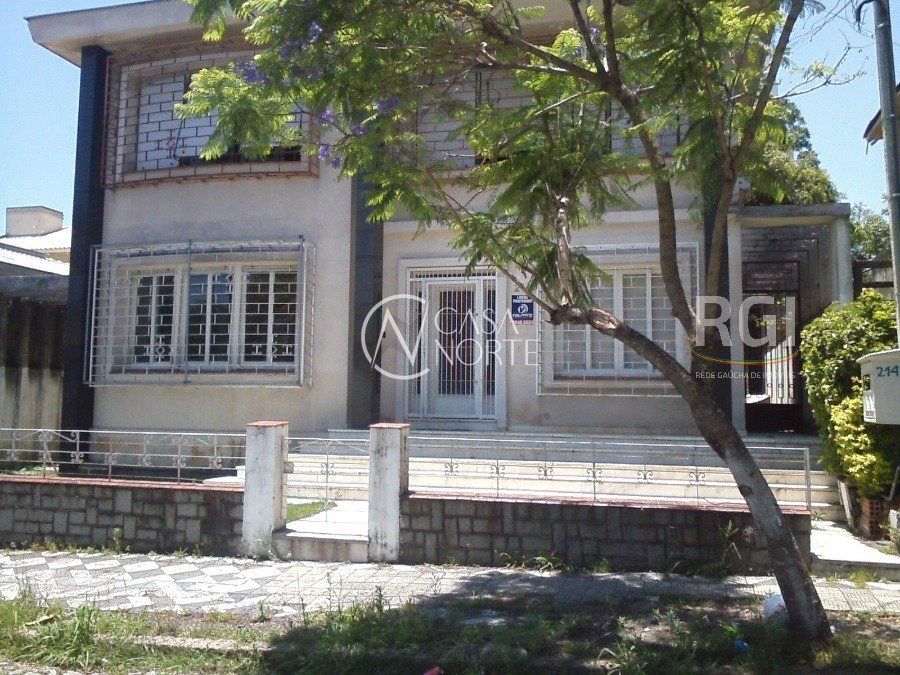 Casa à venda com 6 quartos, 510m², 1 suíte, 3 vagas, Rua Zamenhoff no bairro São João em Porto Alegre