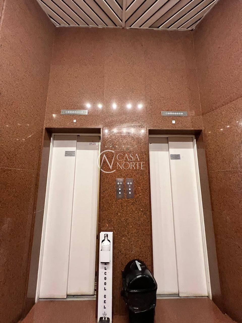 Loja à venda com 1 quarto, 45m², Rua Dona Laura no bairro Moinhos de Vento em Porto Alegre