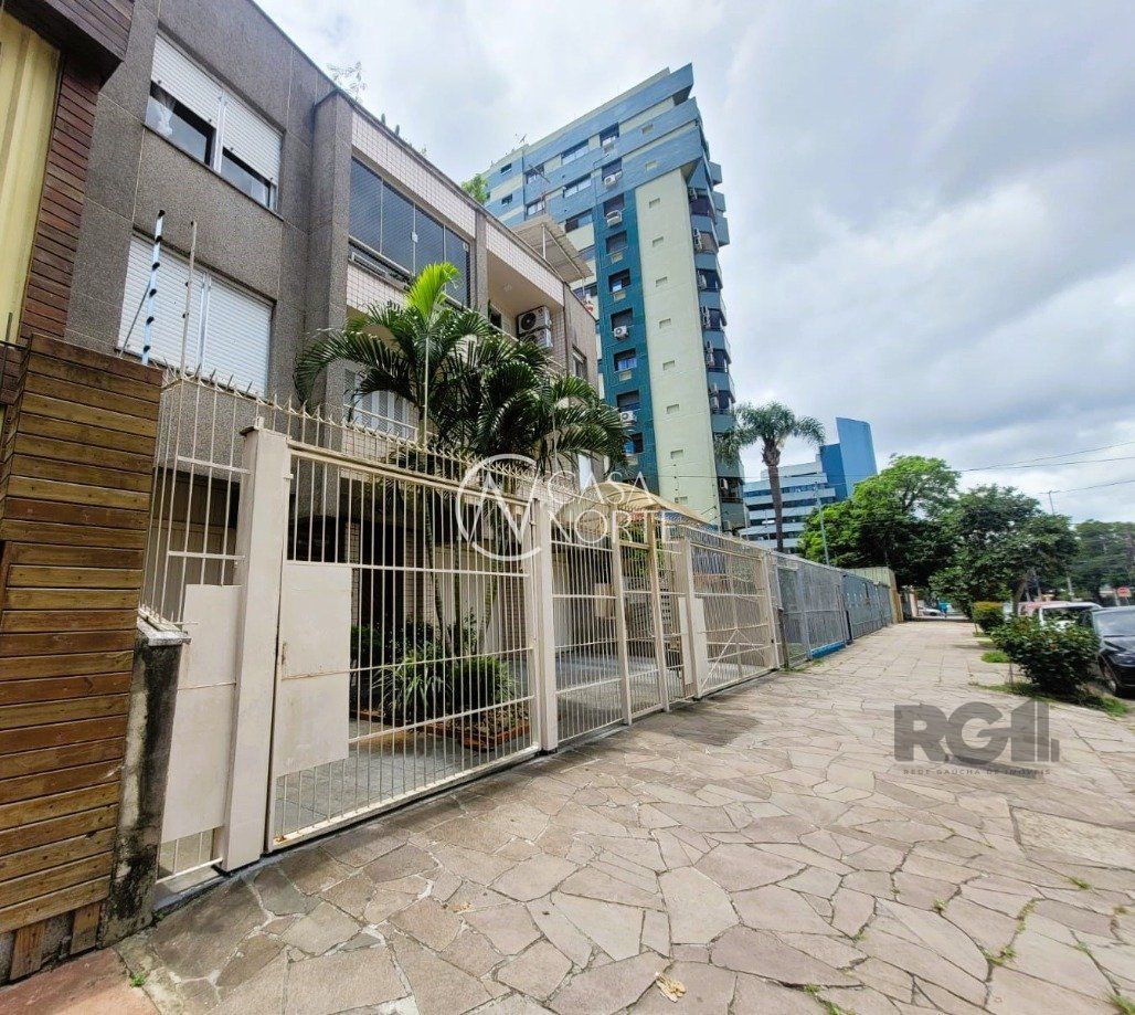 Duplex à venda com 2 quartos, 127m², 1 vaga, Rua Gomes Jardim no bairro Santana em Porto Alegre