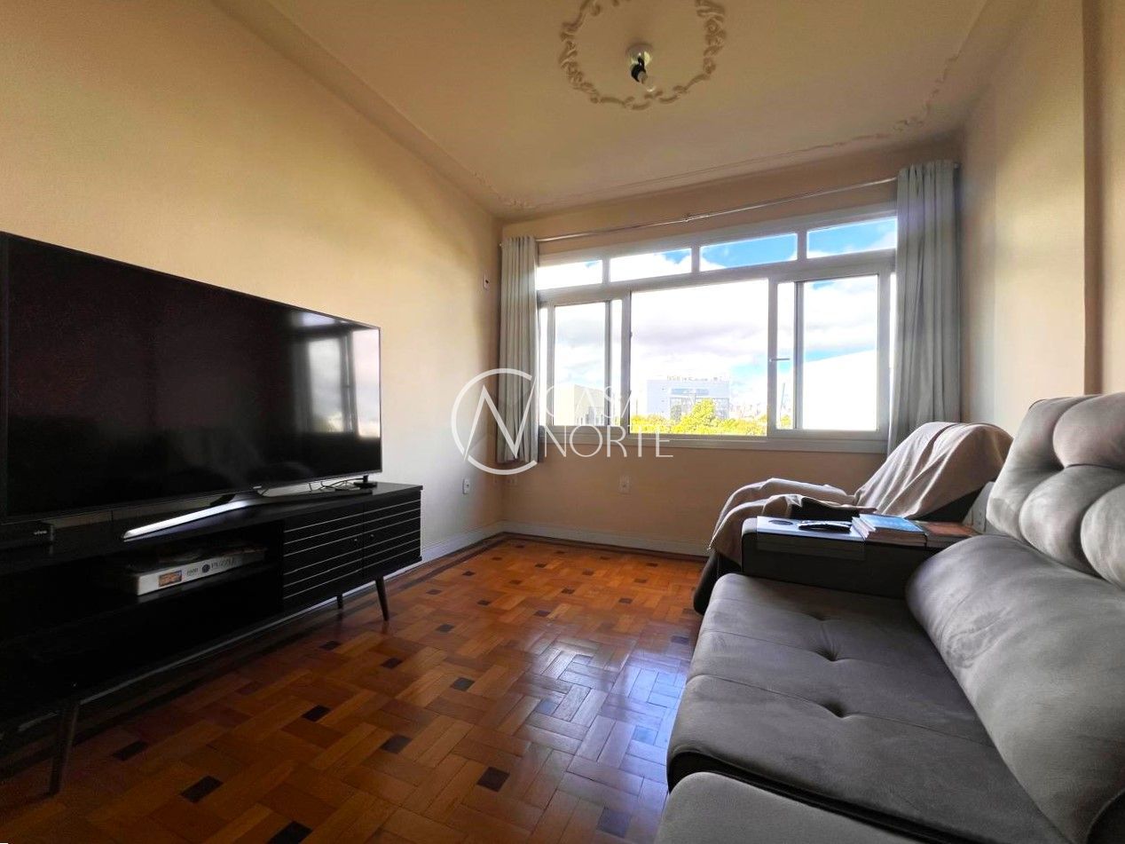 Apartamento à venda com 3 quartos, 107m², 1 suíte, Rua Ramiro Barcelos no bairro Santana em Porto Alegre