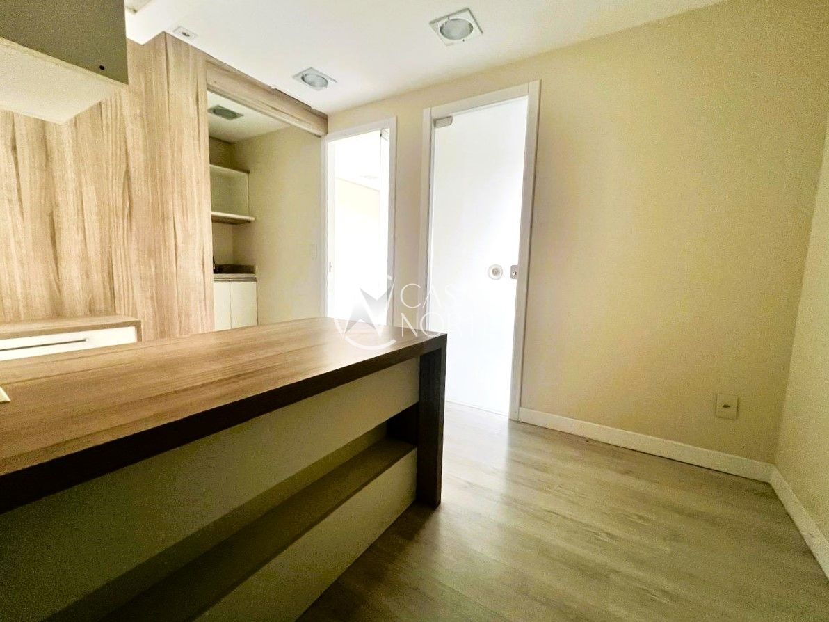 Sala Comercial à venda com 1 quarto, 41m², 1 vaga, Rua Washington Luiz no bairro Centro Histórico em Porto Alegre