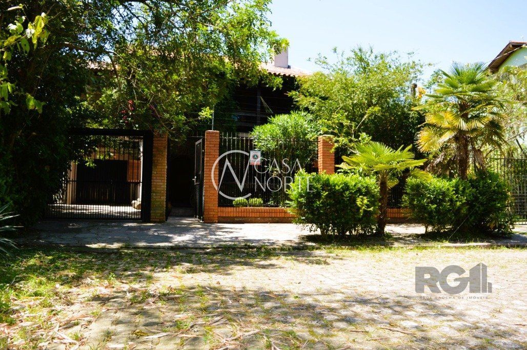 Casa à venda com 3 quartos, 373m², 1 suíte, 3 vagas, Avenida Guaiba no bairro Serraria em Porto Alegre