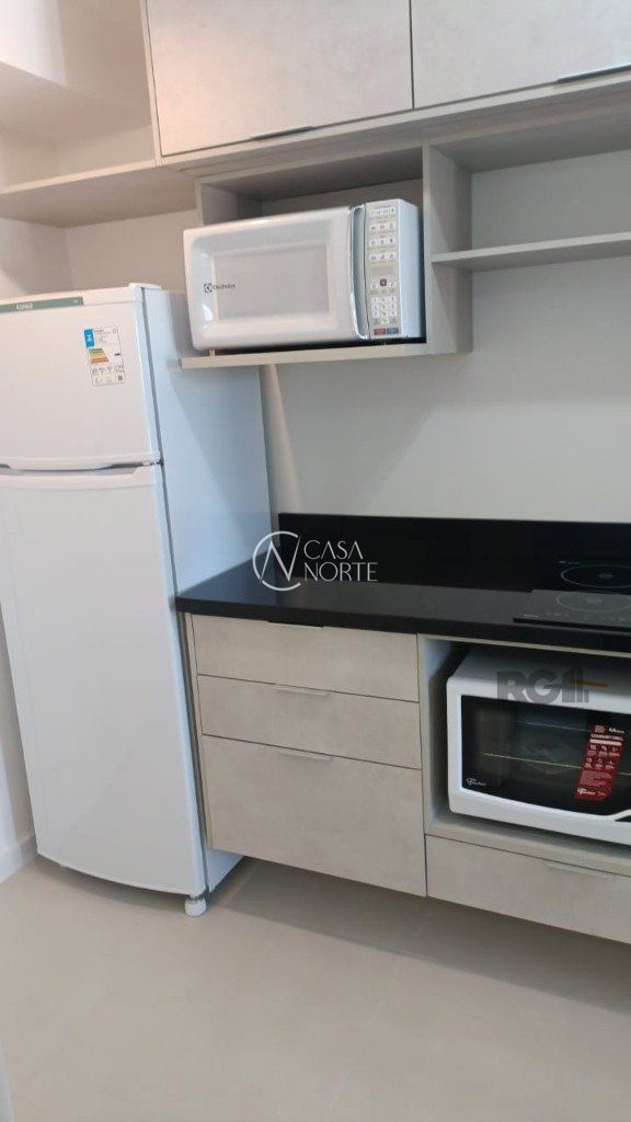 Apartamento à venda com 1 quarto, 26m², 1 vaga, Avenida dos Cubanos no bairro Partenon em Porto Alegre