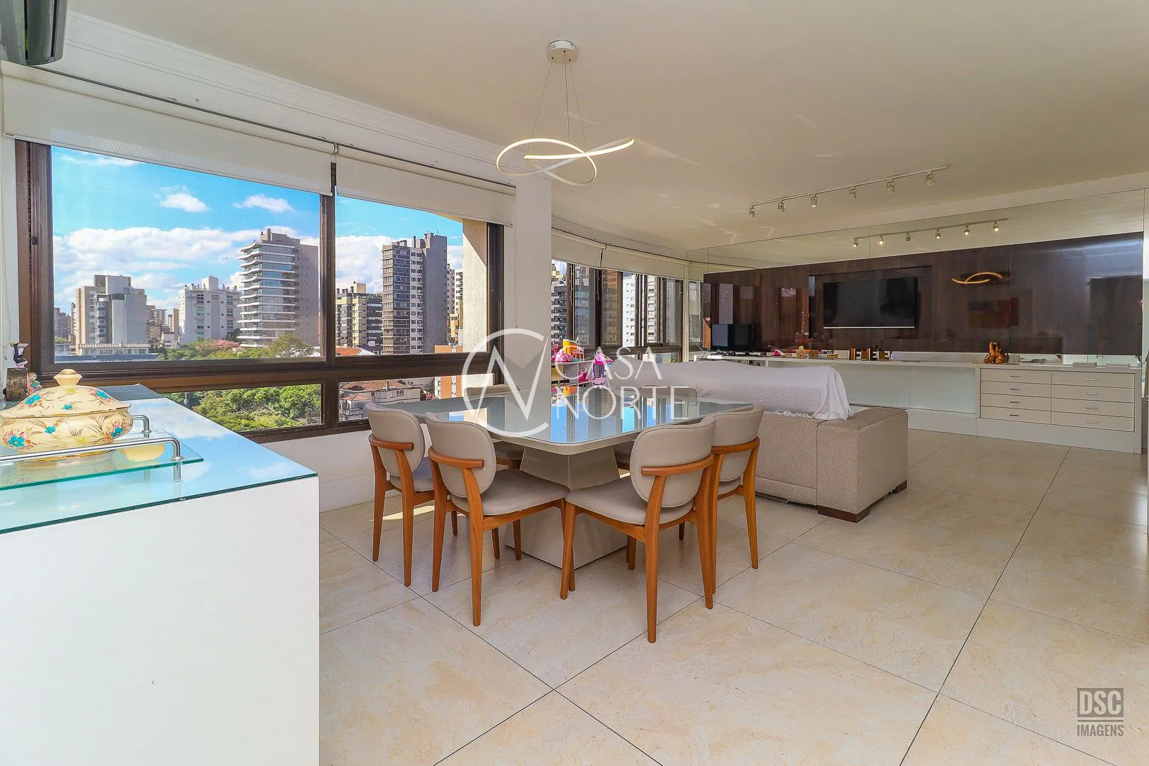 Apartamento à venda com 3 quartos, 140m², 1 suíte, 3 vagas, Rua Dona Leonor no bairro Rio Branco em Porto Alegre
