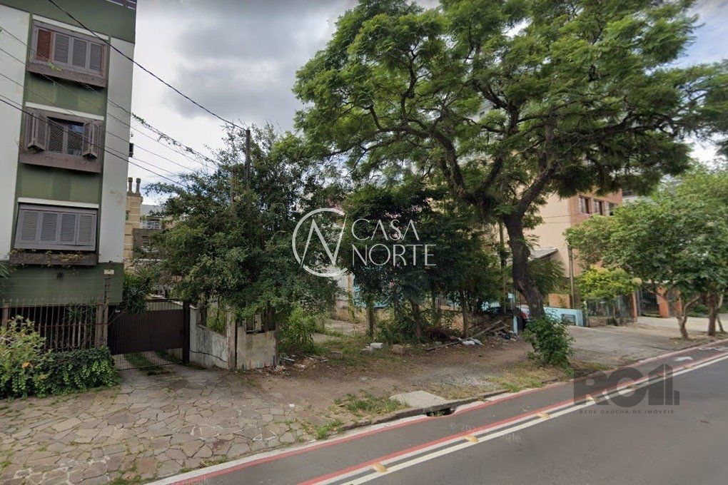 Terreno à venda  com 220m², Rua Eudoro Berlink no bairro Auxiliadora em Porto Alegre