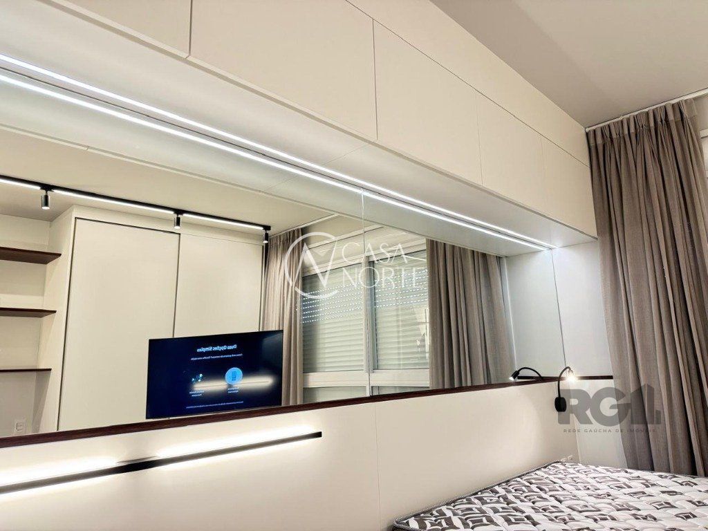 Apartamento à venda com 1 quarto, 26m², 1 vaga, Avenida dos Cubanos no bairro Partenon em Porto Alegre