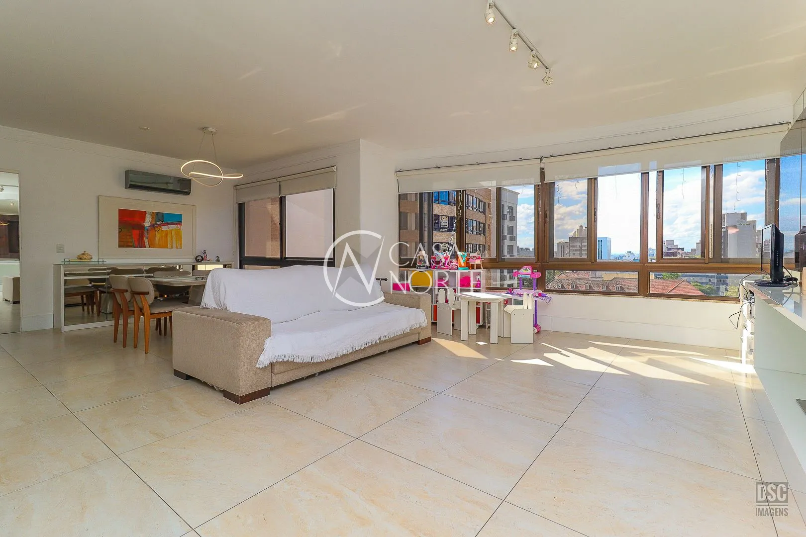 Apartamento à venda com 3 quartos, 140m², 1 suíte, 3 vagas, Rua Dona Leonor no bairro Rio Branco em Porto Alegre