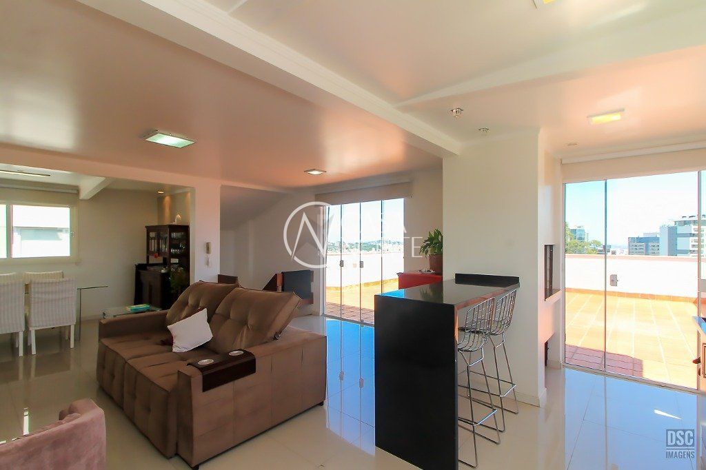 Cobertura à venda com 3 quartos, 261m², 1 suíte, 2 vagas, Rua Professor Cristiano Fischer no bairro Petrópolis em Porto Alegre