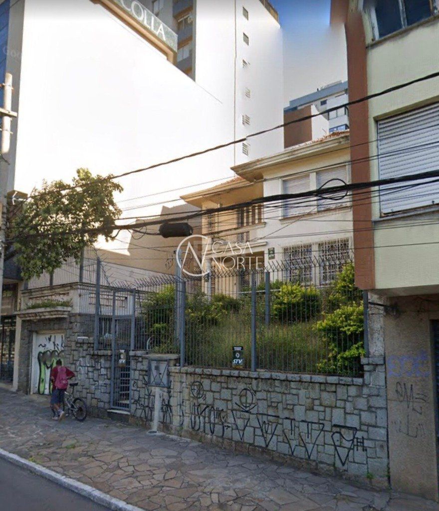 Casa à venda , 557m², Avenida Protásio Alves no bairro Petrópolis em Porto Alegre
