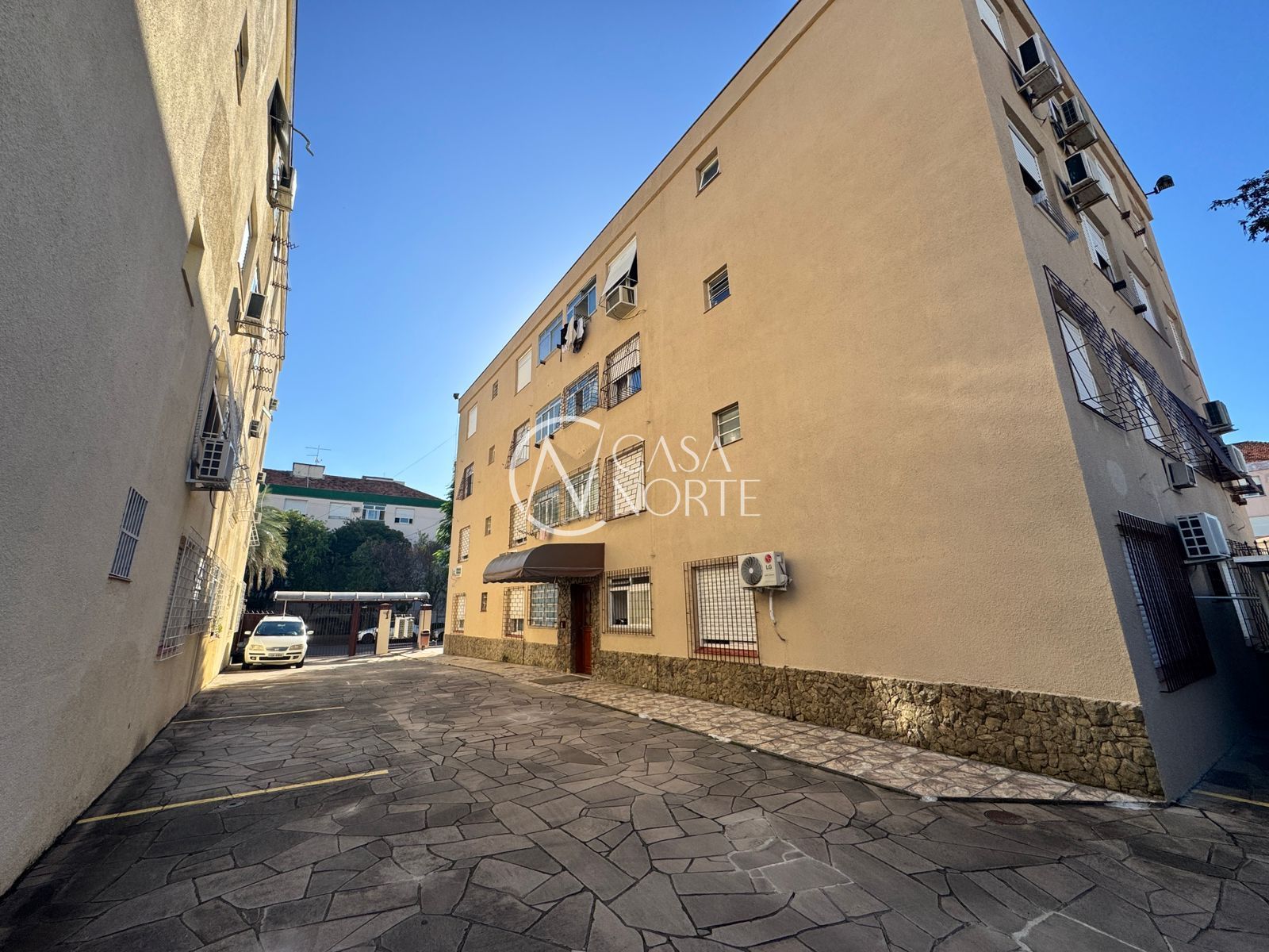 Apartamento à venda com 2 quartos, 58m², Rua Coronel João Corrêa no bairro Passo da Areia em Porto Alegre