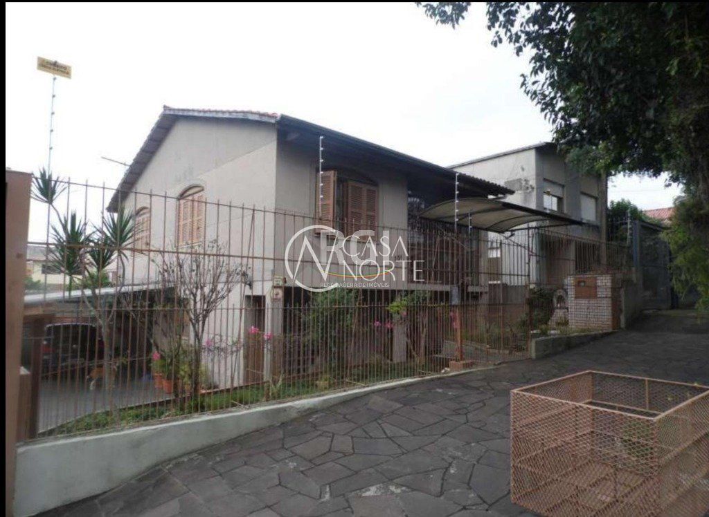 Casa à venda com 3 quartos, 150m², 1 suíte, 5 vagas, Rua Dom Luiz Guanella no bairro Vila Ipiranga em Porto Alegre