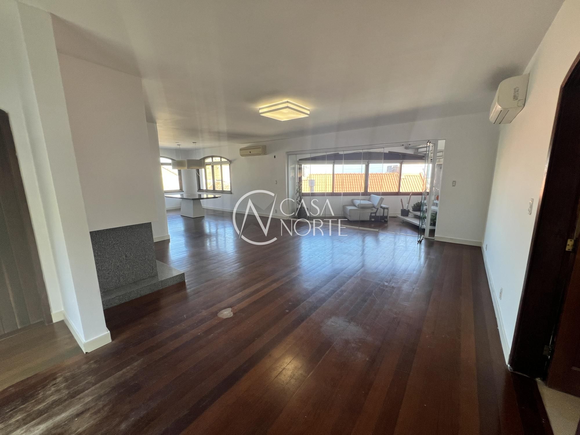 Casa à venda com 4 quartos, 500m², 4 suítes, 2 vagas, Rua Professor Xavier Simões no bairro Tristeza em Porto Alegre