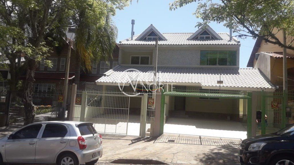 Sobrado à venda com 4 quartos, 245m², 1 suíte, 3 vagas, Rua Elias Bothome no bairro Jardim Itu em Porto Alegre