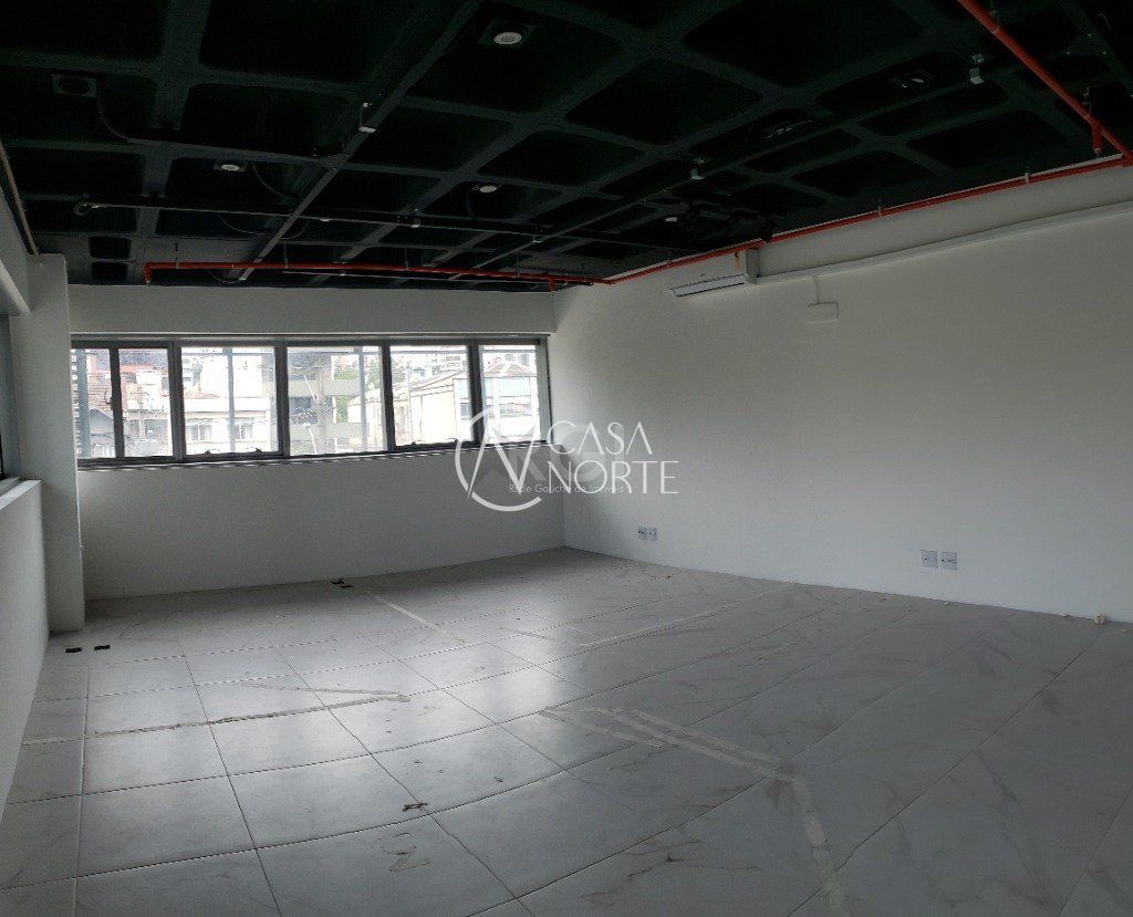Sala Comercial à venda , 55m², Rua Vinte e Quatro de Outubro no bairro Moinhos de Vento em Porto Alegre