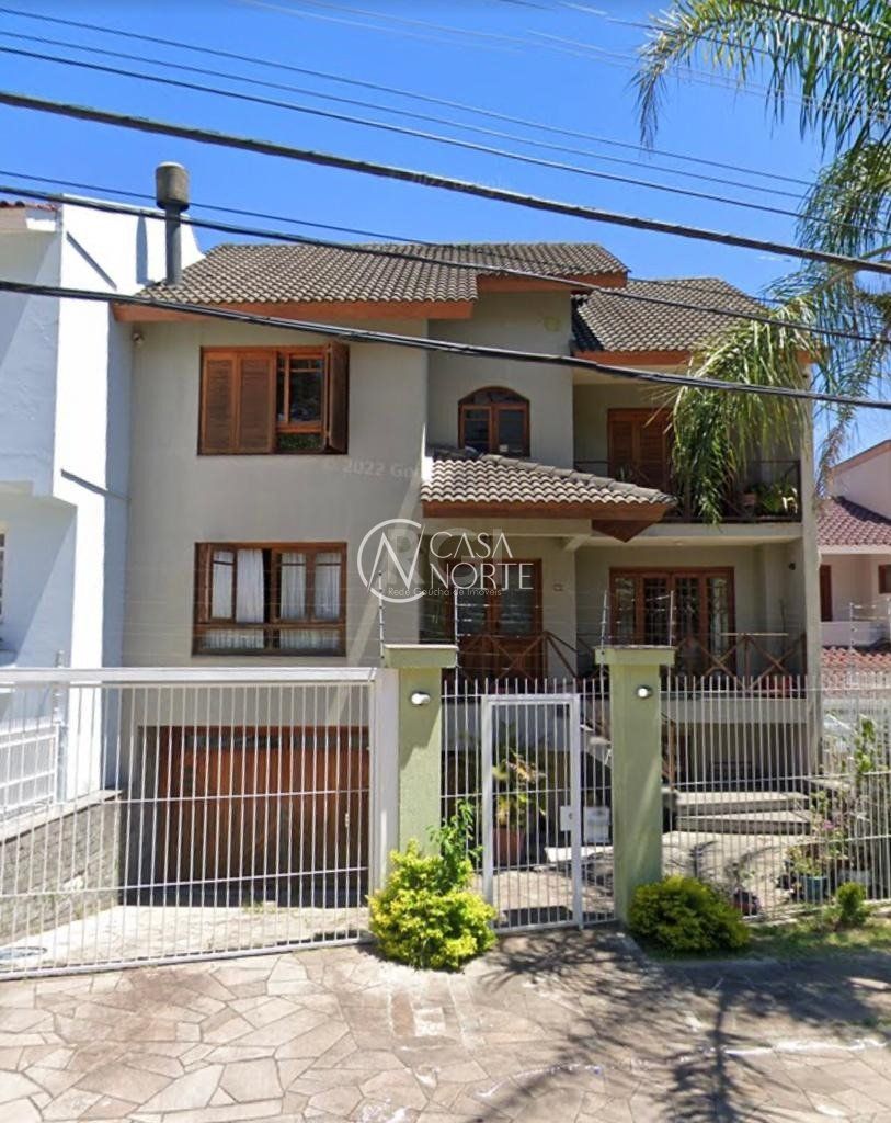 Casa à venda com 4 quartos, 400m², 2 suítes, 3 vagas, Rua Monte Alverne no bairro Chácara das Pedras em Porto Alegre