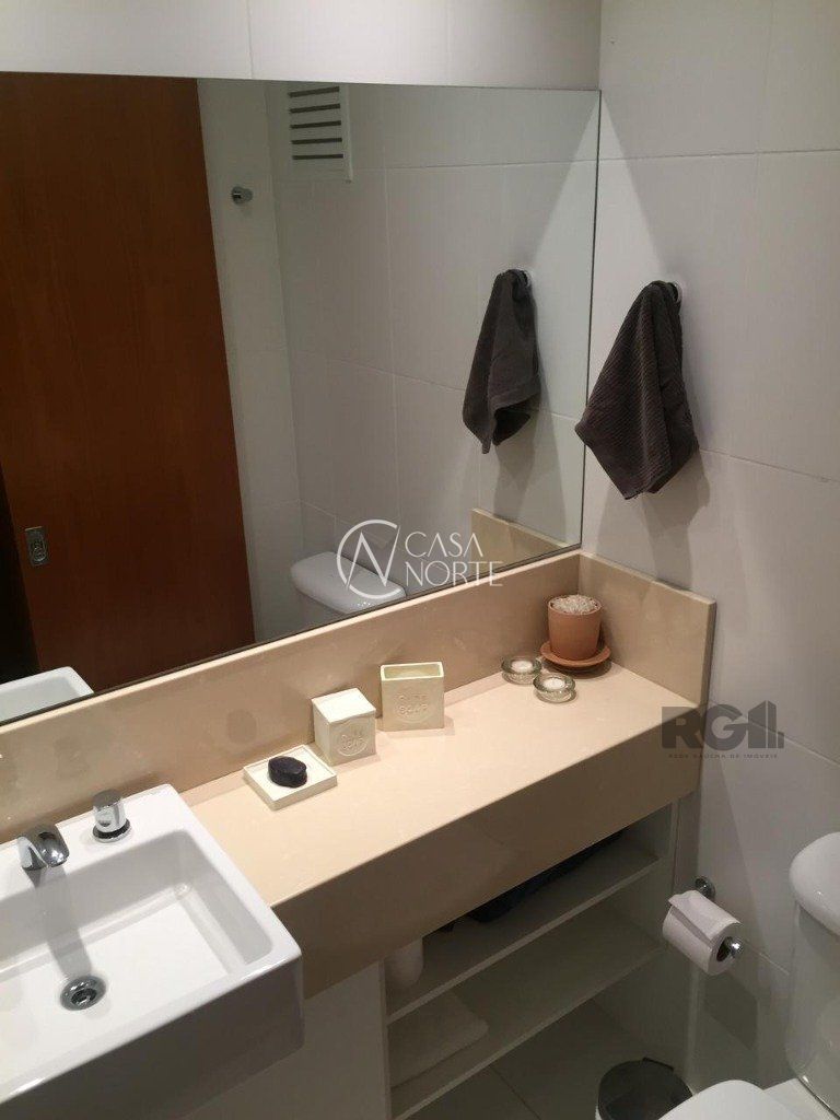 Apartamento à venda com 2 quartos, 70m², 1 suíte, 2 vagas, Rua Coronel Feijó no bairro São João em Porto Alegre