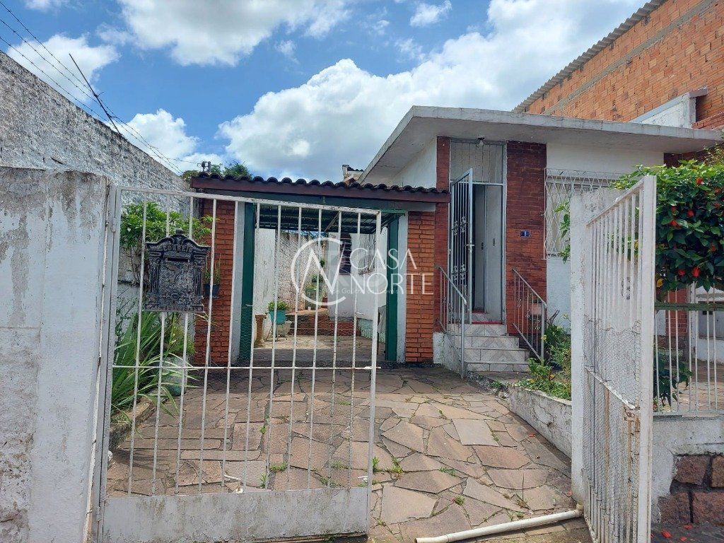 Casa à venda com 2 quartos, 66m², 2 vagas, Travessa Ieda no bairro Santa Tereza em Porto Alegre