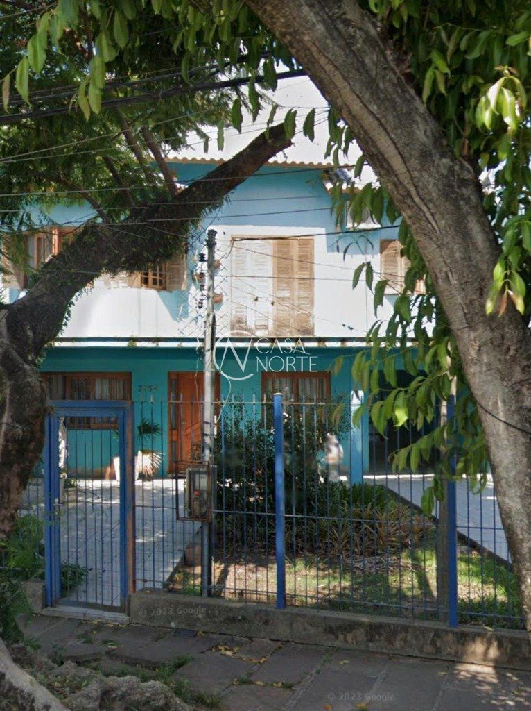 Casa à venda com 3 quartos, 250m², 3 suítes, 3 vagas, Rua Barao do Amazonas no bairro Partenon em Porto Alegre